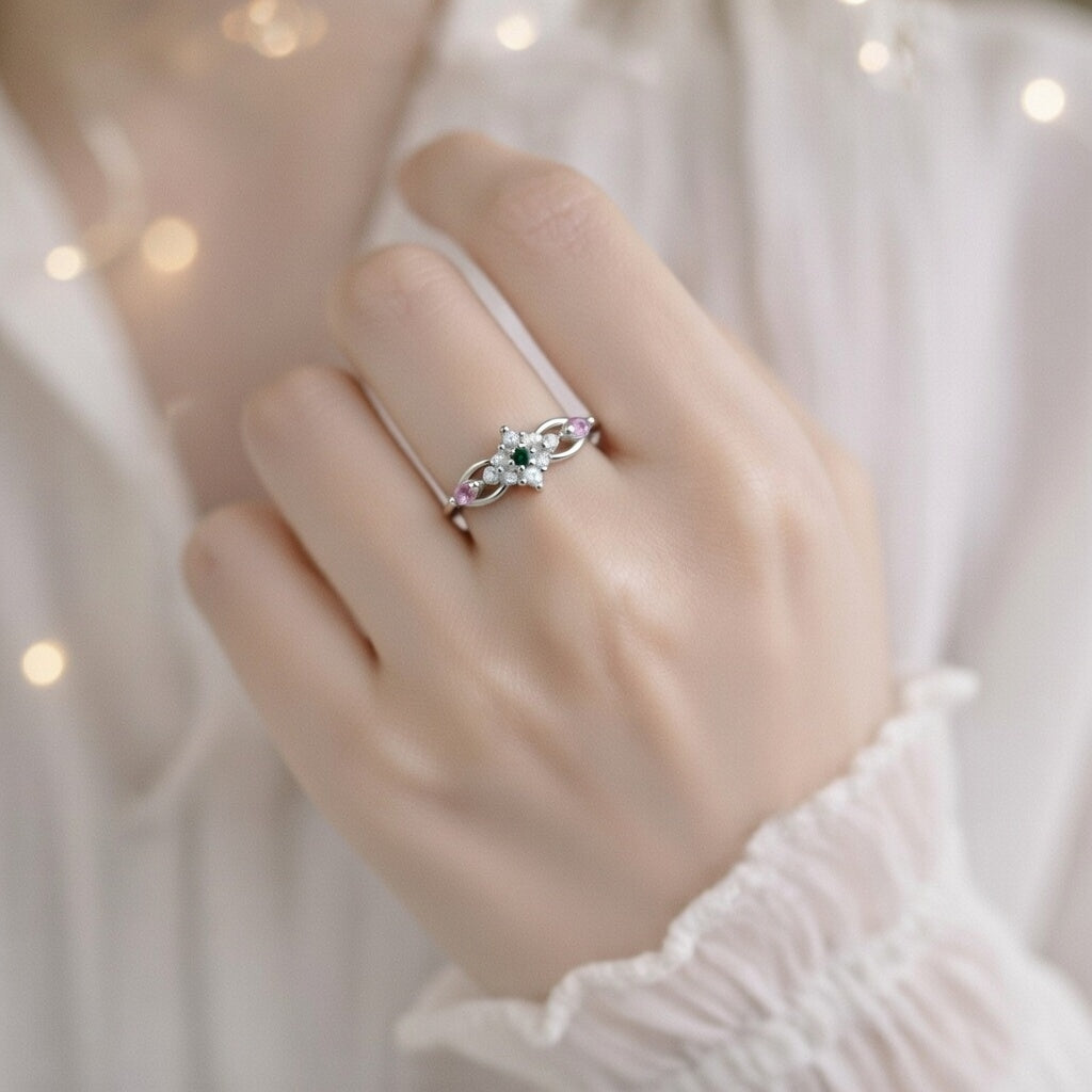 Peridot Emerald Starburst Ring - Celestial Gem Trio