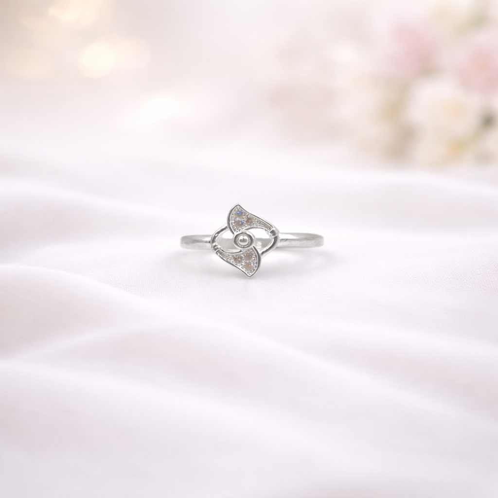 Trinity Pearl Heart Ring - Ethereal Triad Elegance