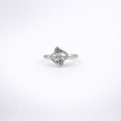 Trinity Pearl Heart Ring - Ethereal Triad Elegance